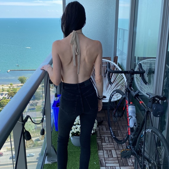 Pretty Little Thing Louella Gold Plung Halter Bodysuit size 10 - Picture 5 of 6